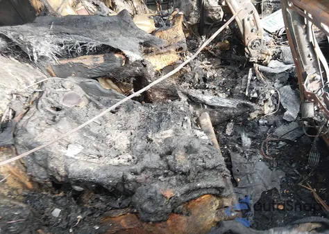 2013 GMC Yukon Denali z USA, uszkodzony, nr VIN 1GKS2EEF8DR317611